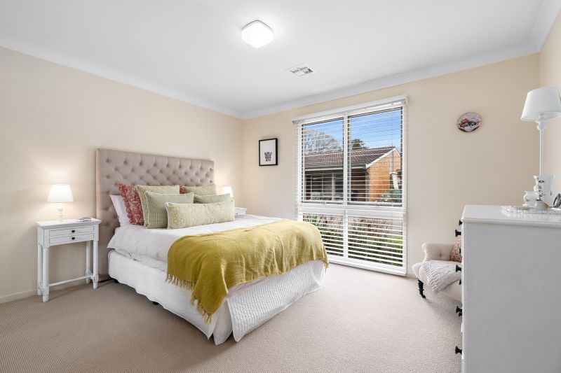 Sun-filled, Freestanding 3 Bedroom Cottage