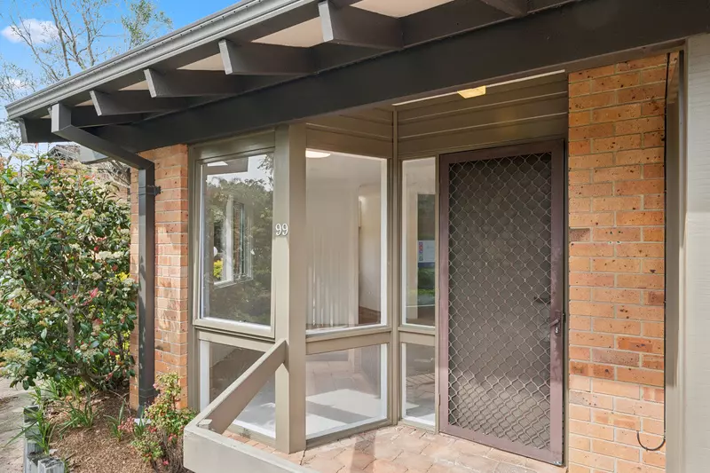 Beautifully Presented Retreat with Outlook