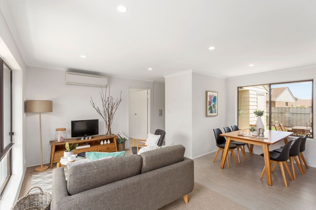 Recently renovated, this 2-bedroom retirement unit with carport is set within beautifully maintained grounds, just moments from the vibrant Adelaide CBD.