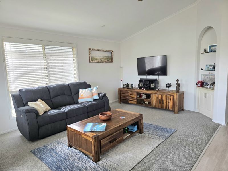 Sunny Retreat with Space & Storage