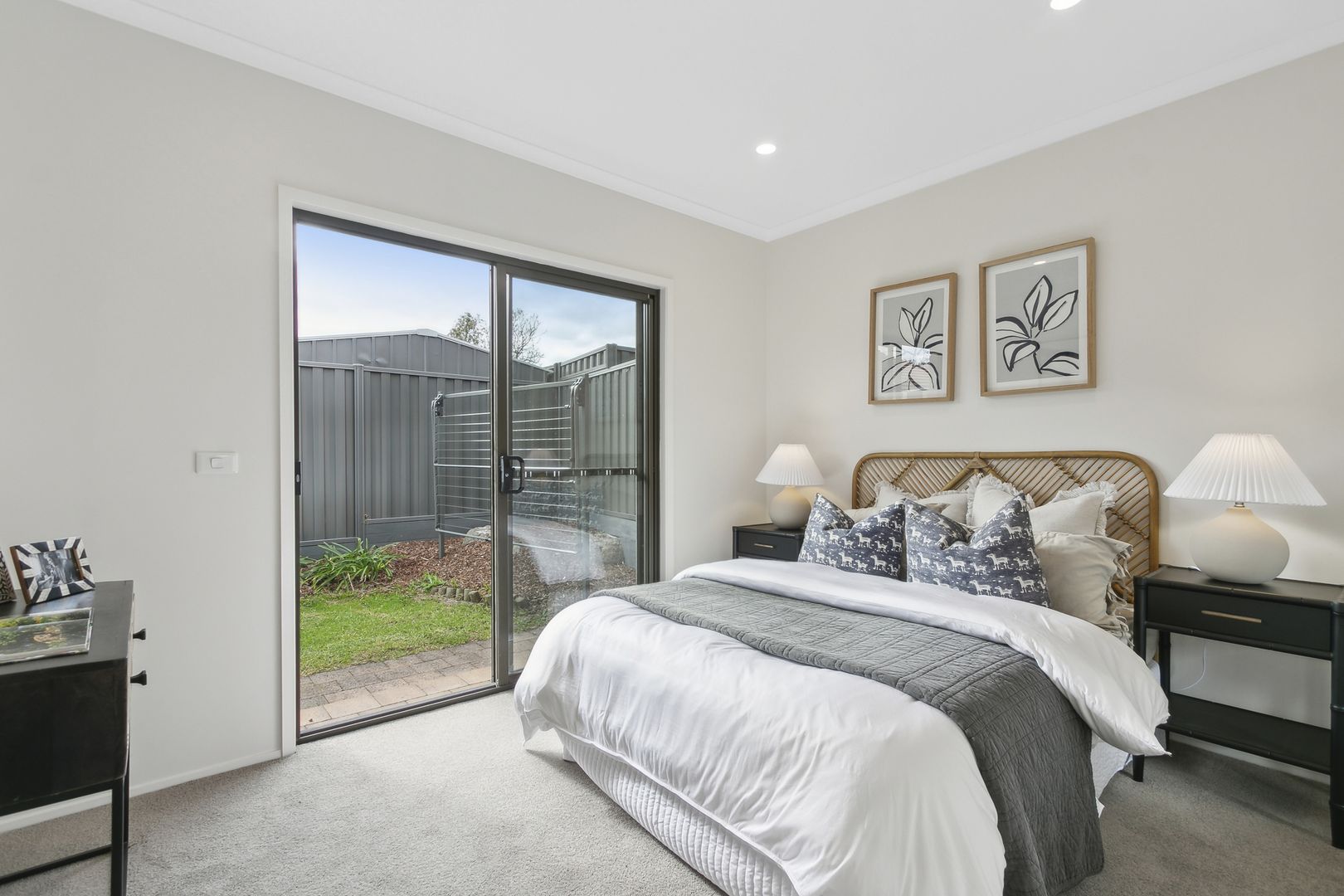 Newly refurbished 2-bed villa with open-plan kitchen