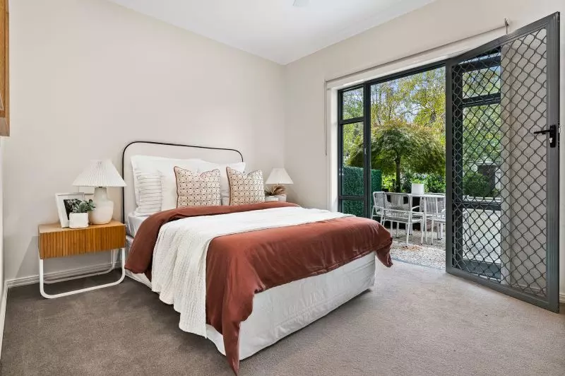 Ground-floor two-bedroom apartment!