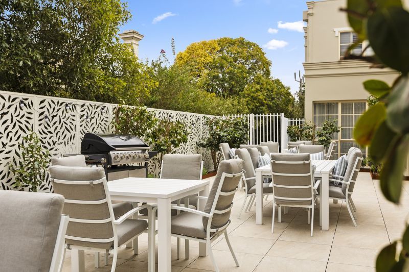 Affordable studio apartment with services