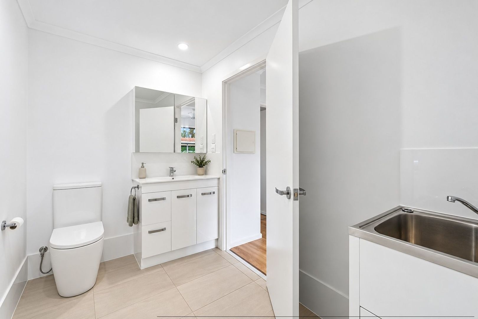 One bedroom plus study home close to community facilities