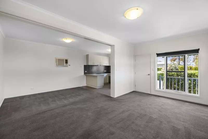 Bright and Spacious Home with Landscaped Gardens