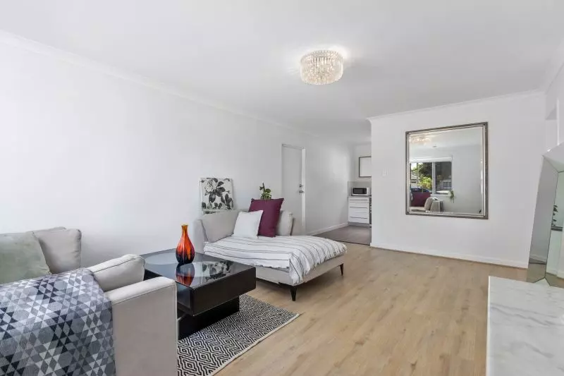 Charming Yokine Gem!