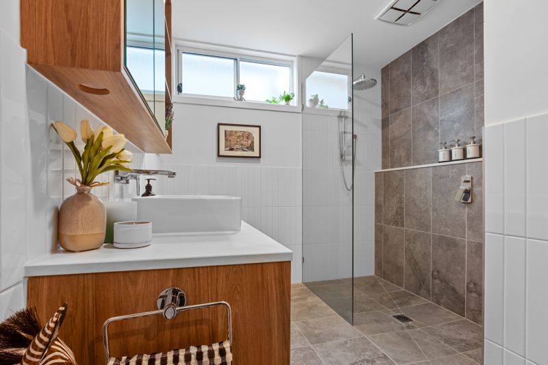 23 Columbus Circuit - Established Tasman Gable