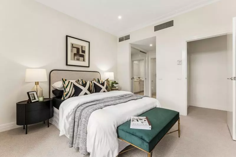 Stylish west-facing two-bedroom apartment!