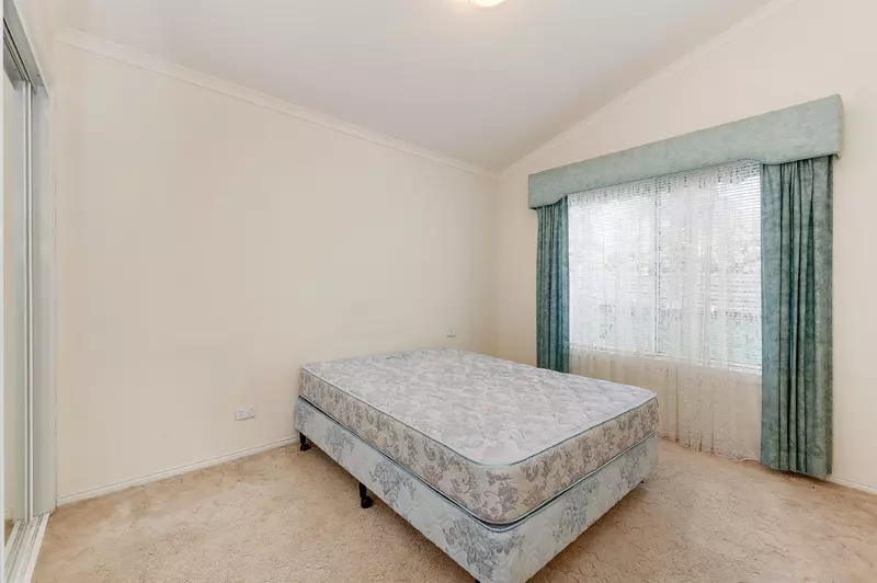 Pet friendly home in welcoming over 55s community