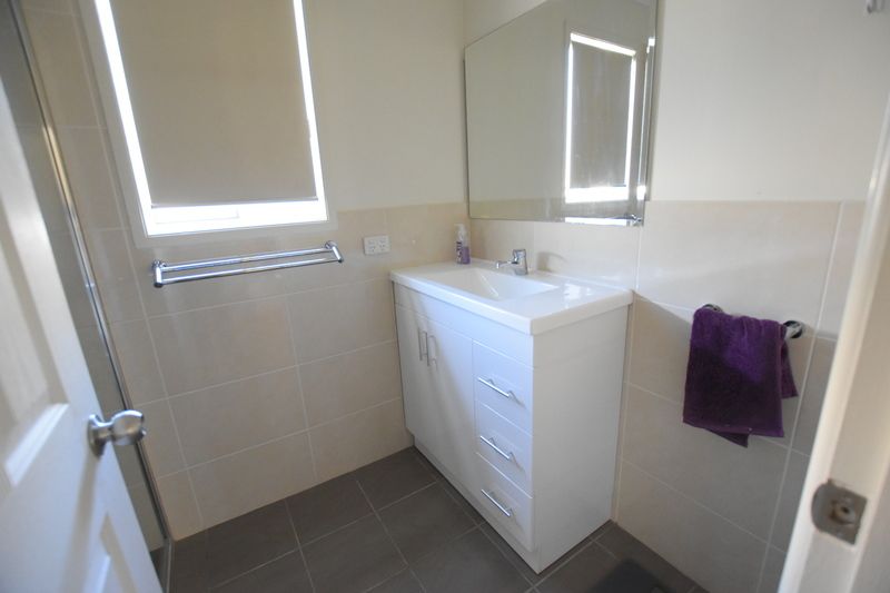 2 bedroom cottage style home with large wrap around verandah!