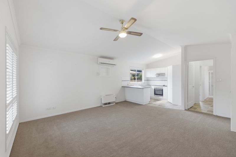 Quaint Cottage! Close to the Community Centre