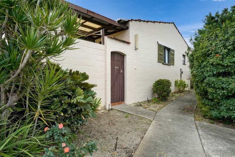 UNDER OFFER Light Filled, Well Presented Unit