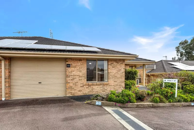 Spacious Open Plan Villa with Garage and Sunny Patio