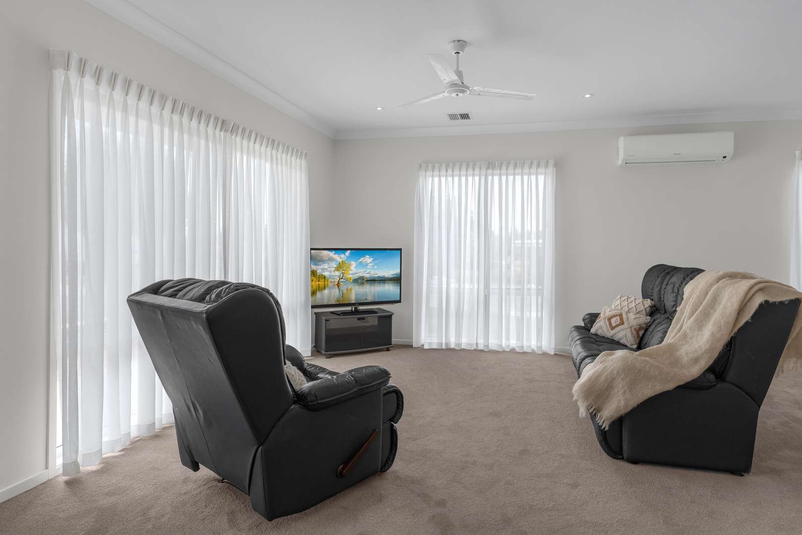 HOME 83 PALM LAKE RESORT TRUGANINA