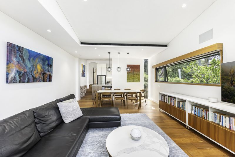 Enviable private position in a quiet but convenient street