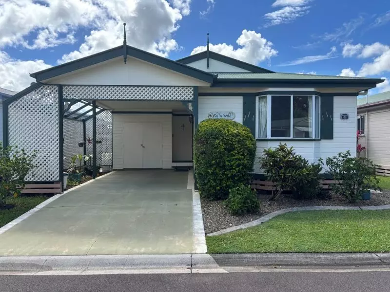 Lakeside Living with Extras