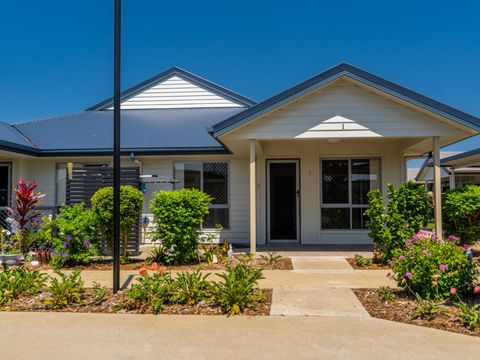 Villa 1 | 2 bed & 1 bath + powder - Oak Tree Retirement Village Yeppoon