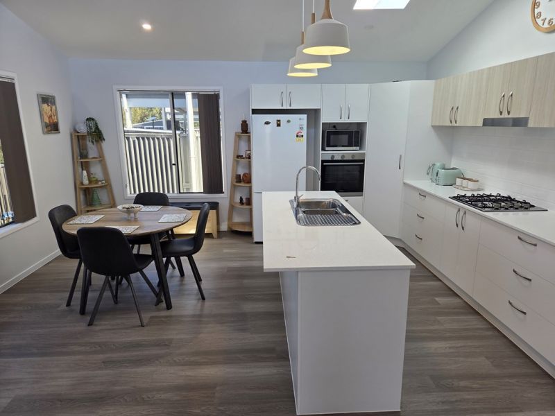 3 bedrooms & 2 bathrooms