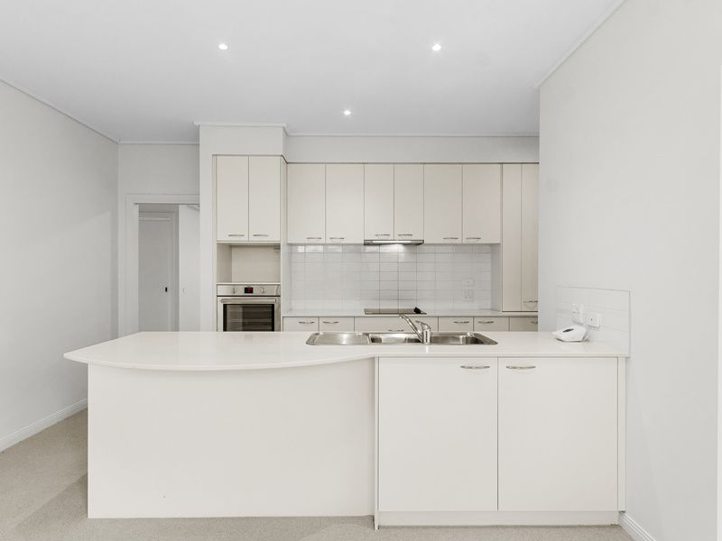 Looking for the space of a house, with a garden to match?