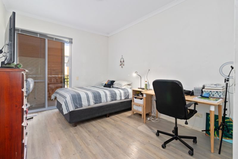 Central Living & Resort Style!