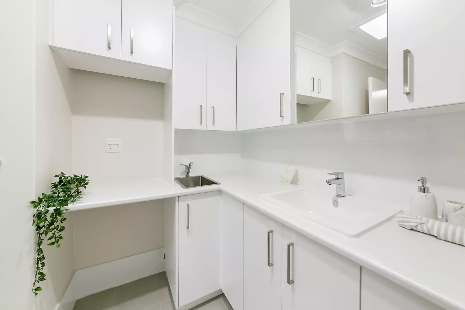 Beautiful Sun Filled One Bedroom Garden Villa