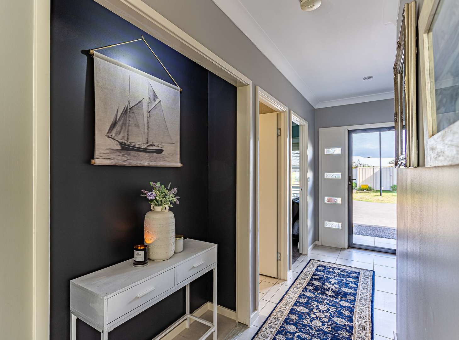 Palm Lake Resort Fern Bay - Beautifull home with a wow factor