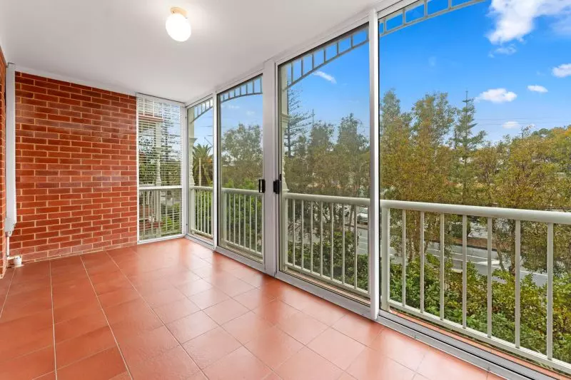 Three Bedroom Retirement Home, Don't Miss Out.....