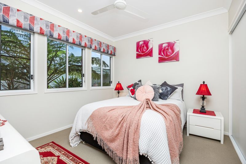 Stunning Tropical Hideaway!