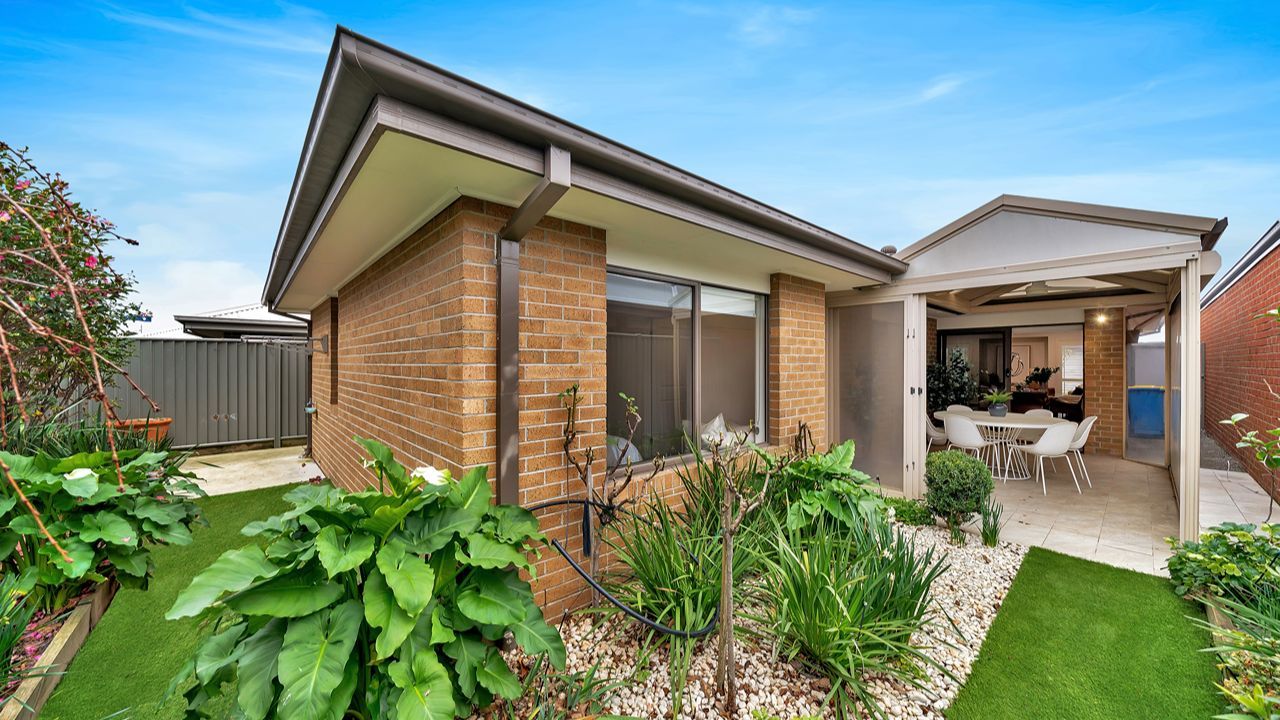 63/5 Harmony Chase, Clyde North