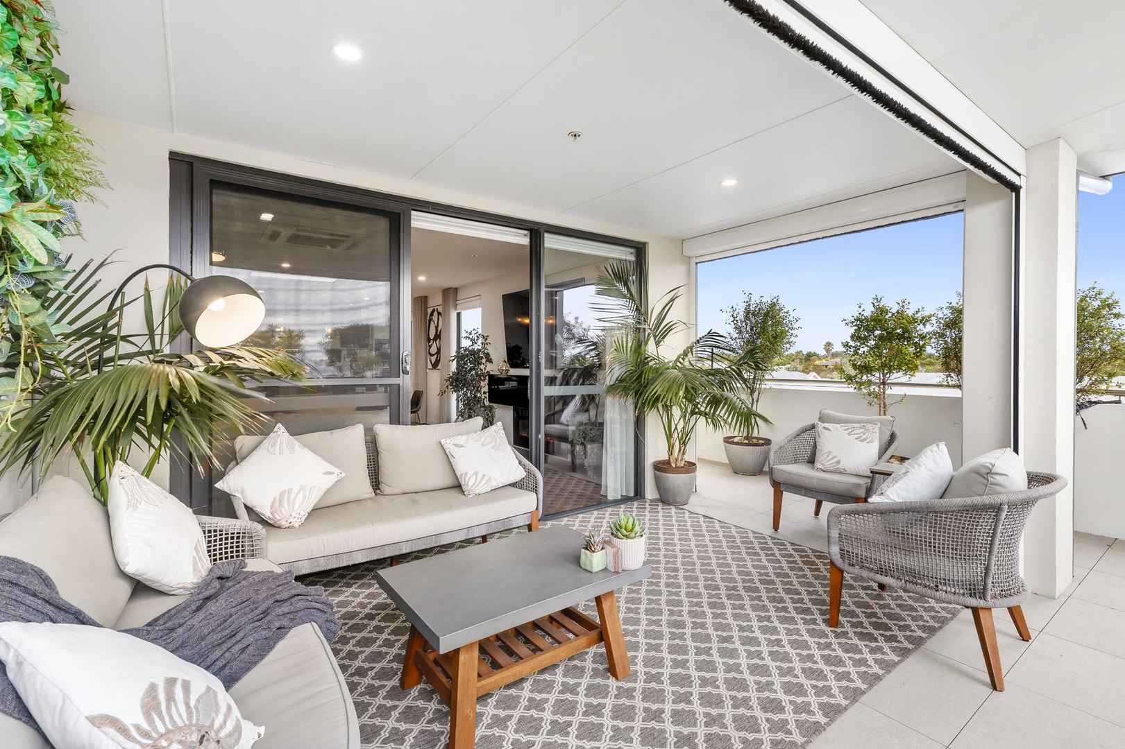 Apartment 12 - 20 Airlie Avenue