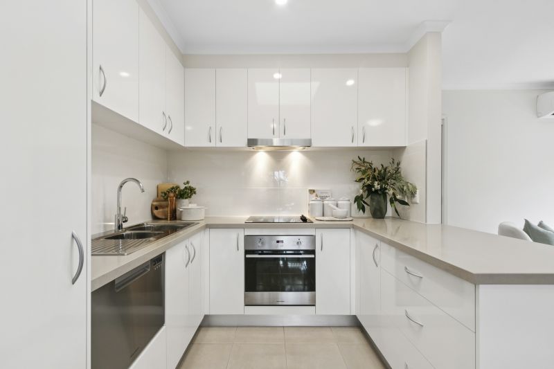 2 bed villa with private courtyard and modern kitchen