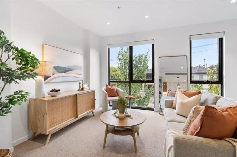 Charming Retirement Living in the heart of Glen Waverley