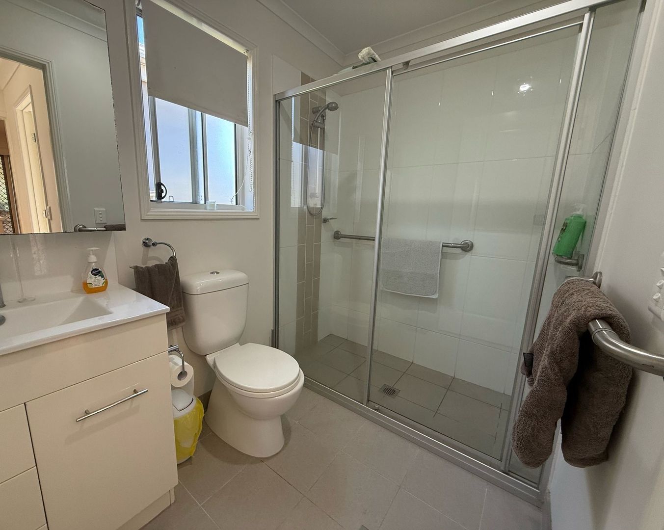 PRIME POSITION,  LONG DRIVEWAY, OPEN PLAN LIVING - Over 50's Lifestyle Living Complex.