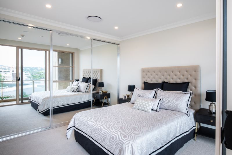 Harbourside Living in Prestigious Elizabeth Bay