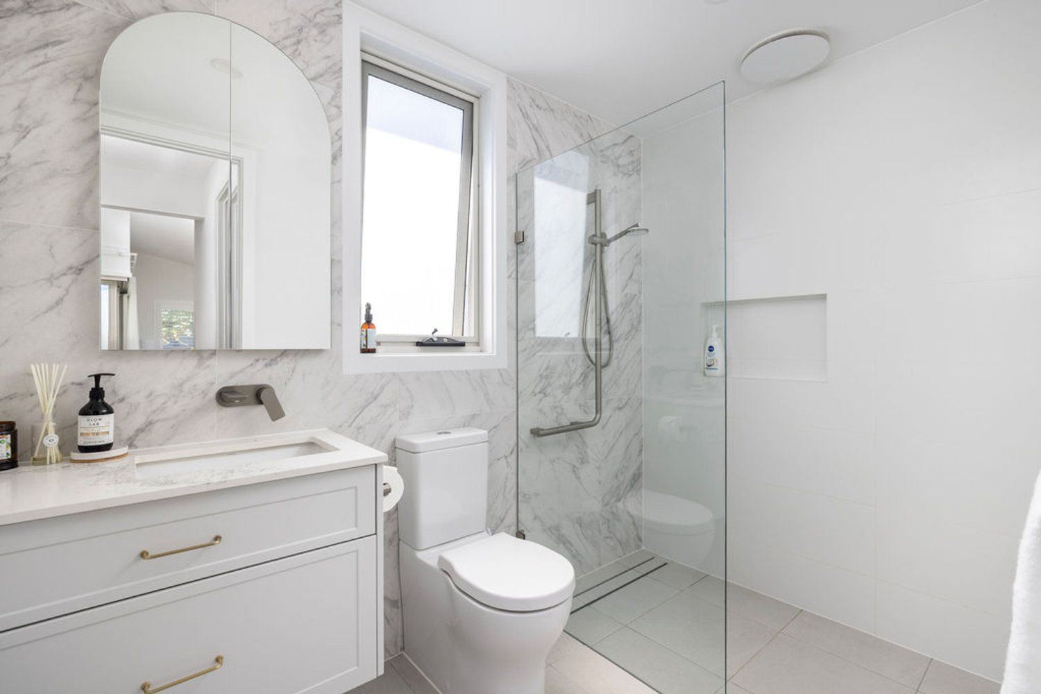 Enjoy Modern Elegance and Prime Corner Vantage