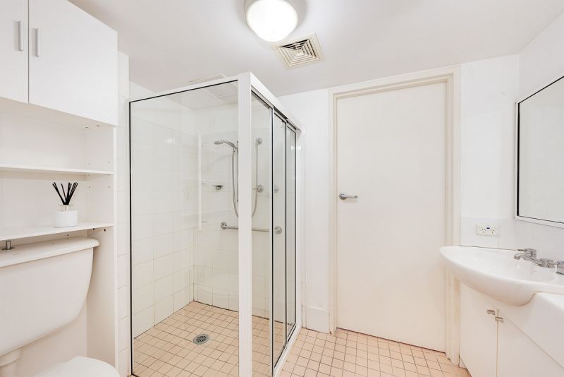 Sought-after ground floor Garden Apartment in a safe and secure block.