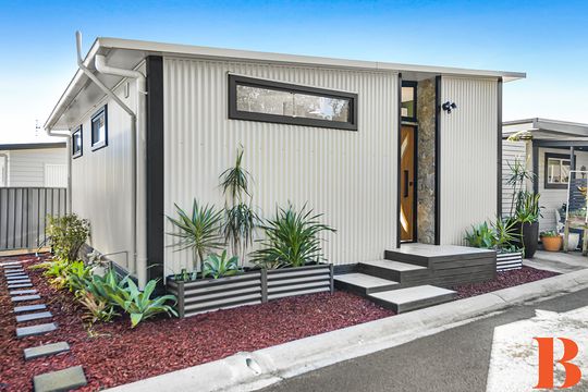 Broadlands Green Point - Fully Re-built - Magnificent throughout