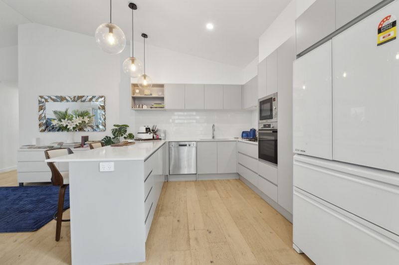 Light-Filled Living – Elegant Three Bedroom Home