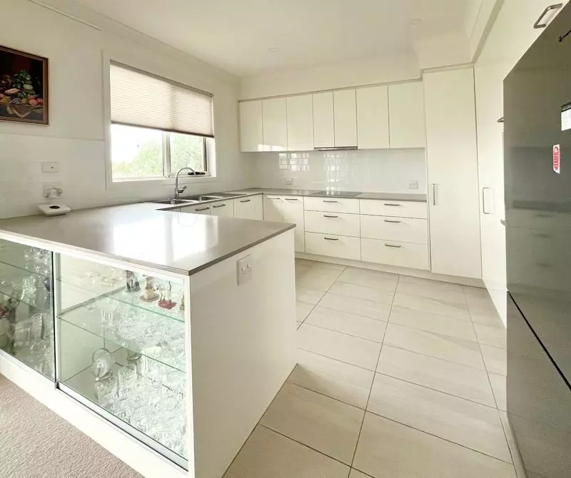 Spacious Corner Villa with Views