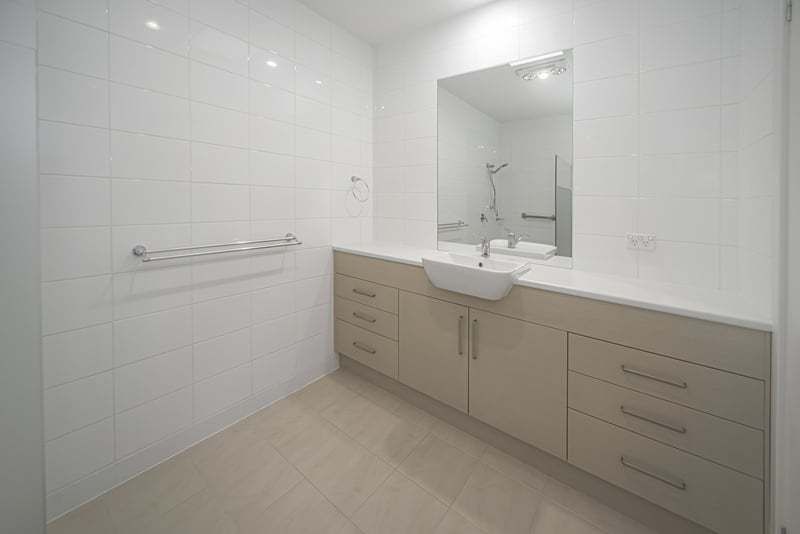 Spacious Coastal Villa with Large Yard and Entertaining Area