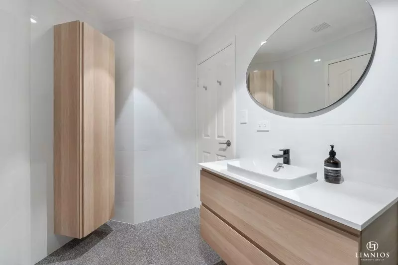 Standalone street front villa