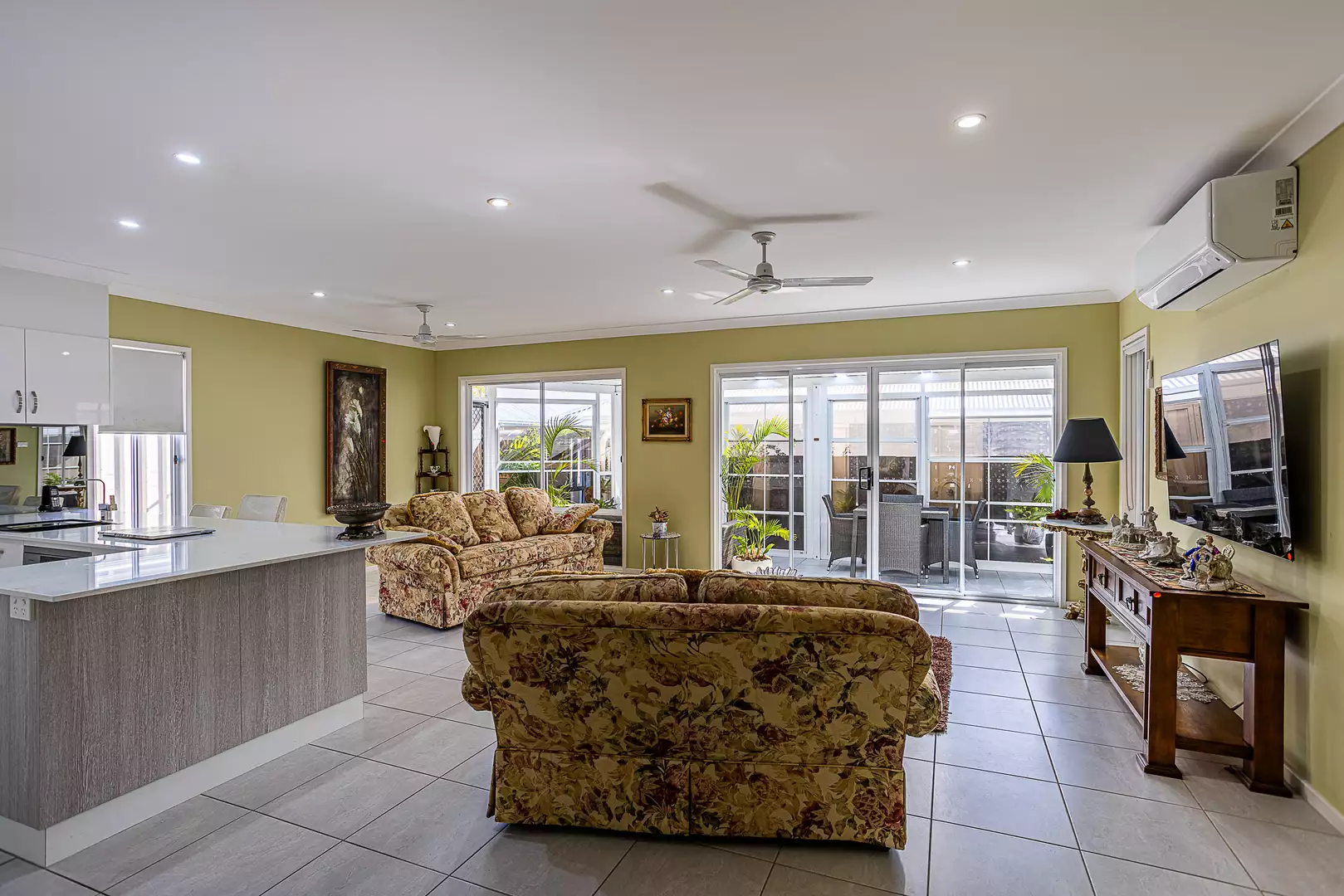 Palm Lake Resort Fern Bay | Home 80