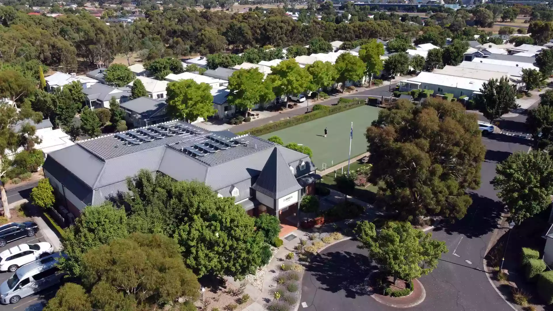 Discover well-connected comfort at Lifestyle Brookfield.