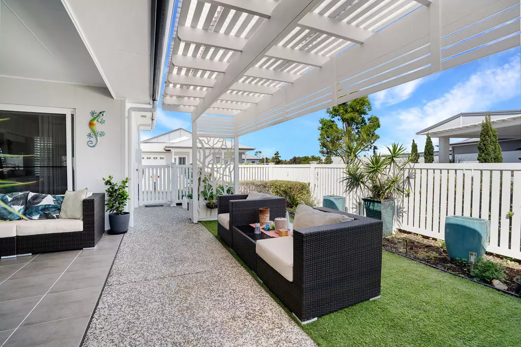 Palm Lake Resort Beachmere Bay