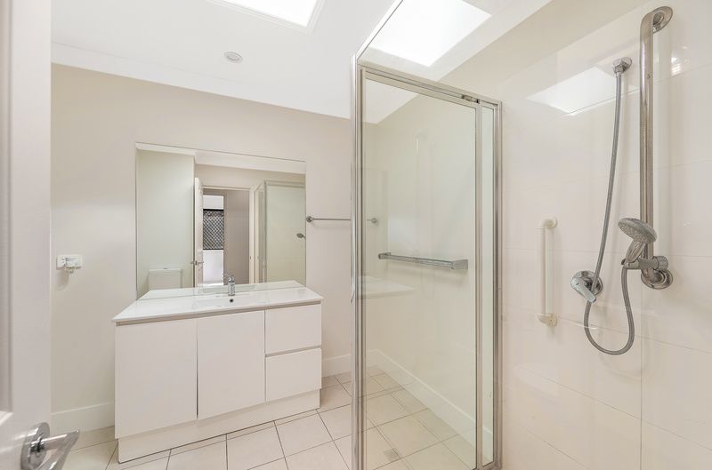 Light-Filled Villa with Atrium, Balcony and Garage