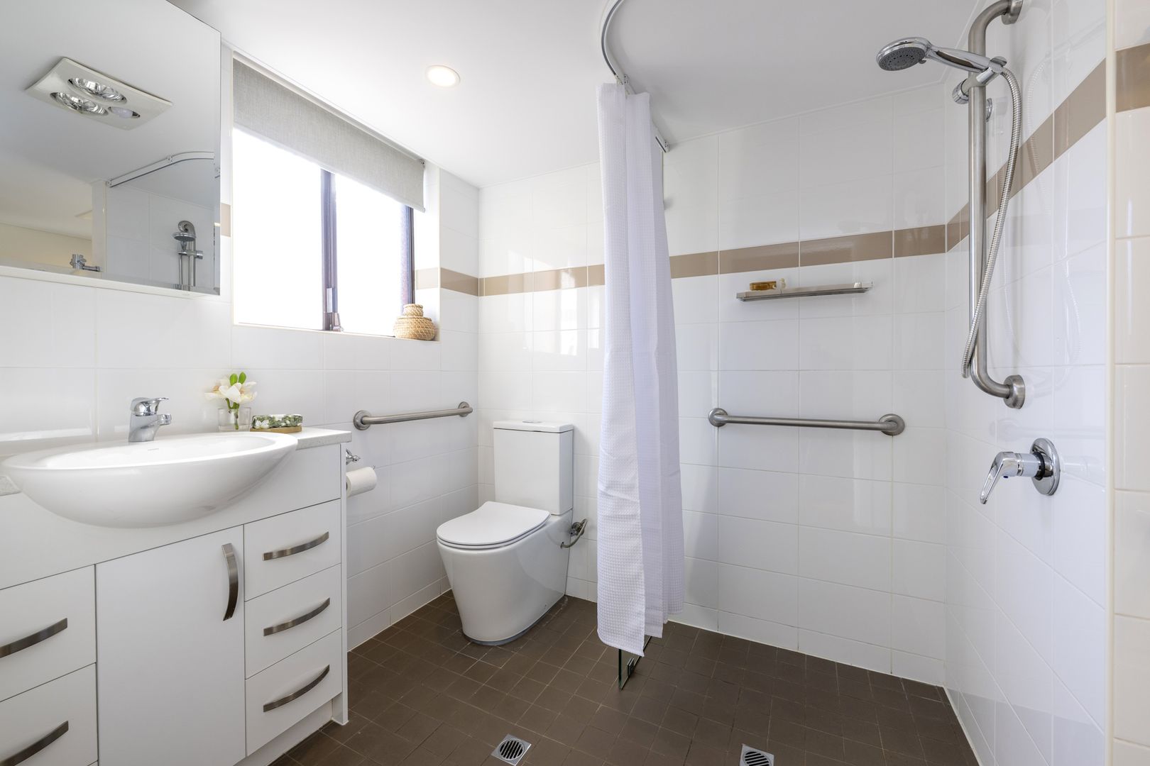 Eldercare Oxford Units: modern one-bedroom unit within easy walking distance to the beach