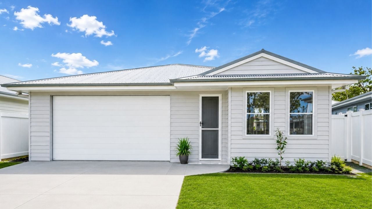 The Asher is big on comfort and perfect for company - Lot 173.