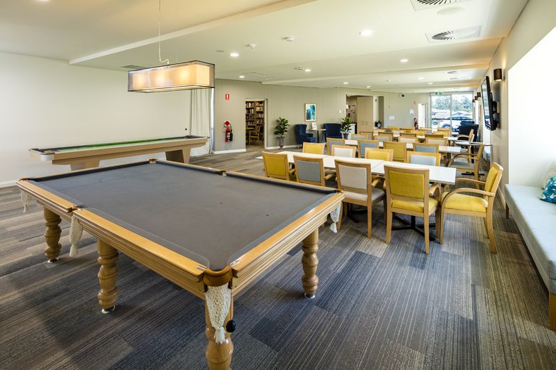 Charming Villa with Private Garden, Solar Power, and Spacious Interiors