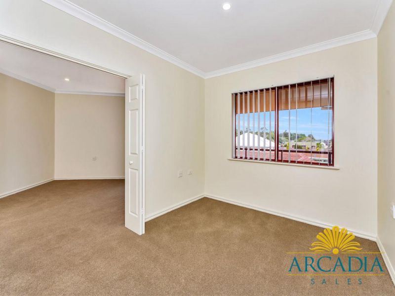 ARCADIA WATERS BICTON - Top Floor Fully Refurbished Apartment