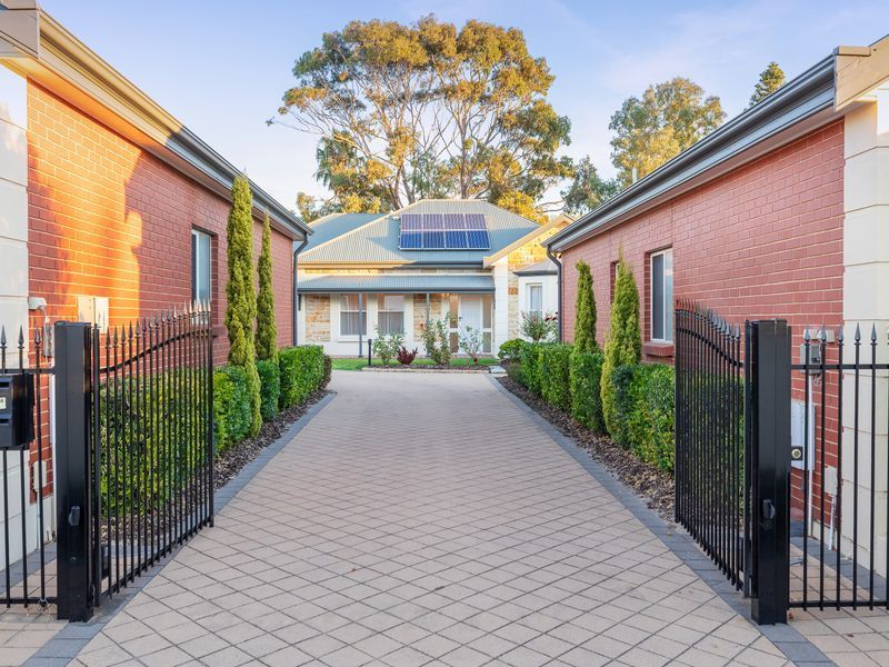 Live in style and prestige by the sea!